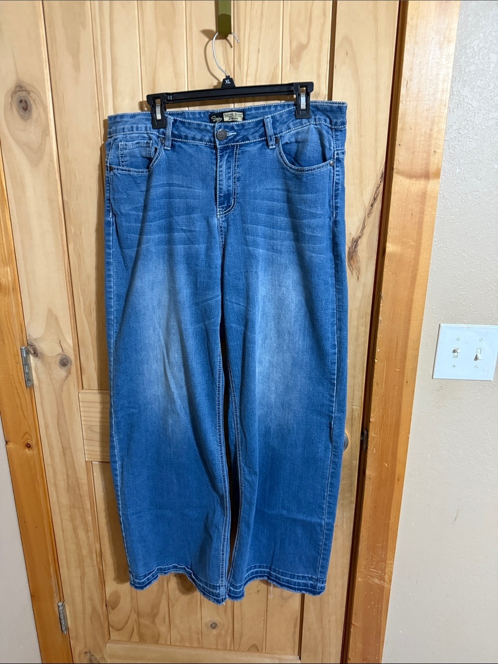 Suzanne Betro Classic Wide-Leg Blue Jeans
